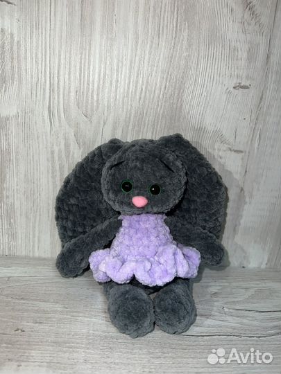 Игрушка вязаный заец