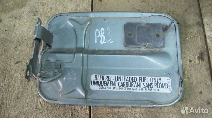 Лючок бензобака VW Passat B3 