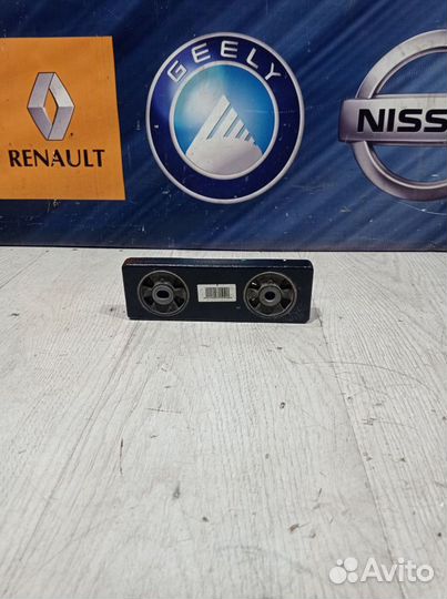 Кронштейн опора крепления кпп коробки передач Geel