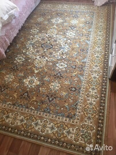 Ковер шерстяной