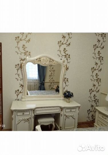 Продается спальный гарнитур,стулья, телевизионная