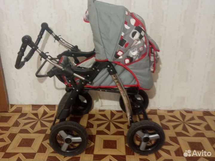 Прогулочная коляска