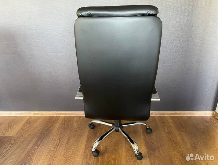 Кресло для офиса новое