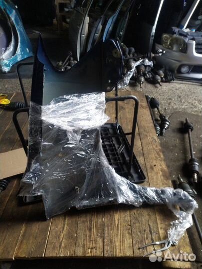 Крыло переднее левое Toyota Ipsum ACM21W 2azfe