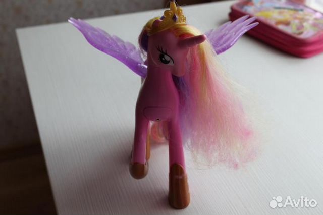 Продам интерактивную игрушку