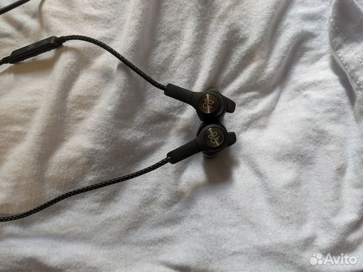 Bang & Olufsen BeoPlay H5