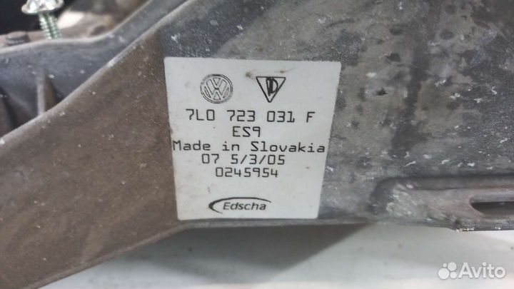 Педаль тормоза Volkswagen Toureg 1