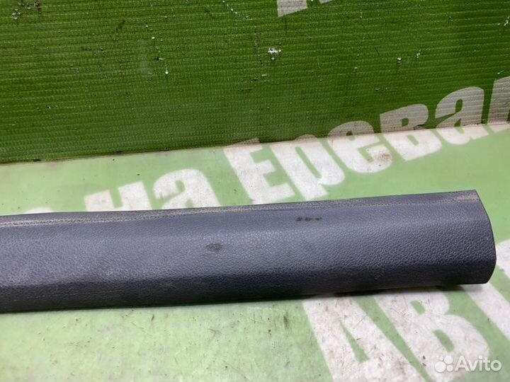 Накладка на порог салона передняя правая Ford