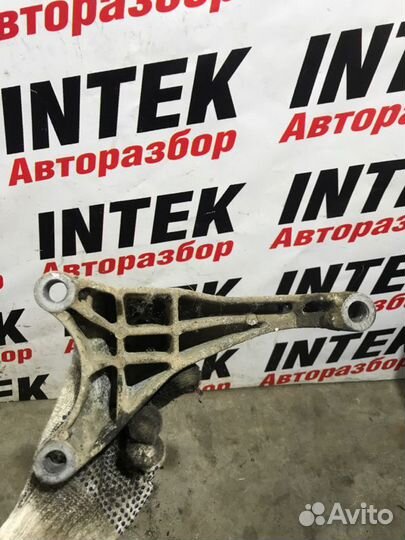 Кронштейн кпп Ford Mondeo 3