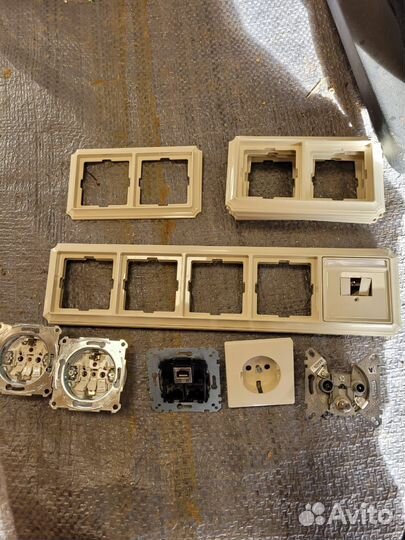 Розетки Merten