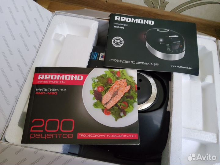Мультиварка Redmond RMC-m90