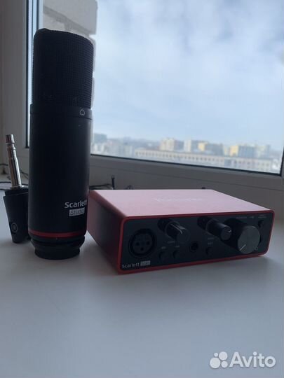 Внешняя звуковая карта Focusrite и микрофон