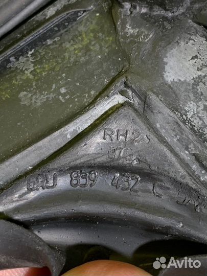 Уплотнитель стекла задний правый Vw Polo 5 1.6