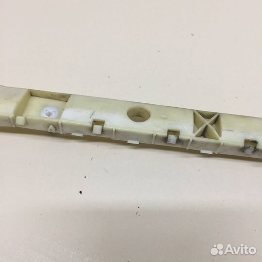 Направляющая заднего бампера левая Nissan Almera 3 G11, G15 2012