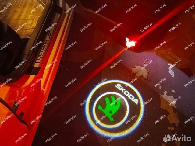 Подсветка дверей с лого Skoda Superb 3T B6