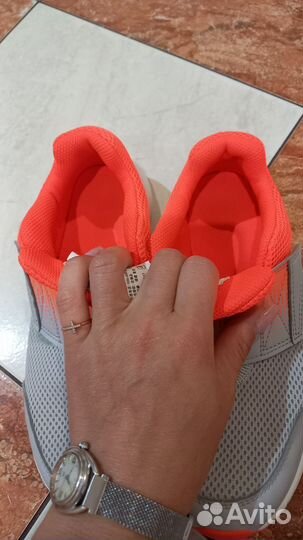 Кроссовки для девочки