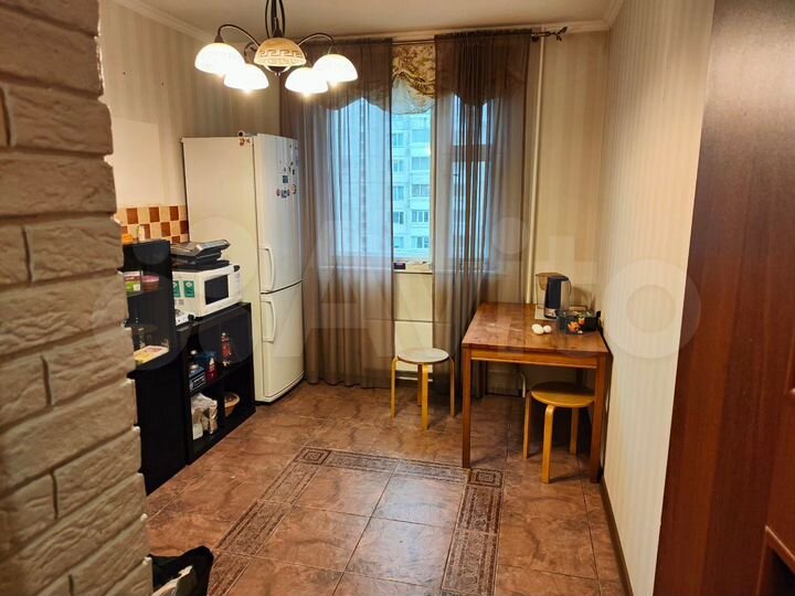 4-к. квартира, 95 м², 4/12 эт.