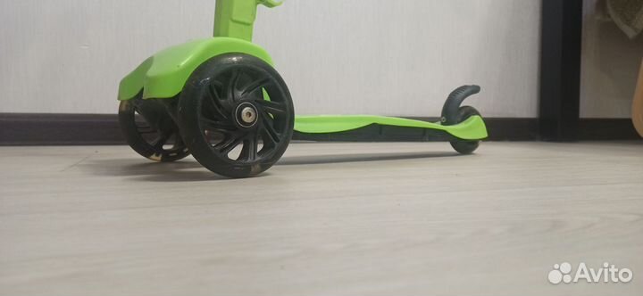 Самокат детский трехколесный