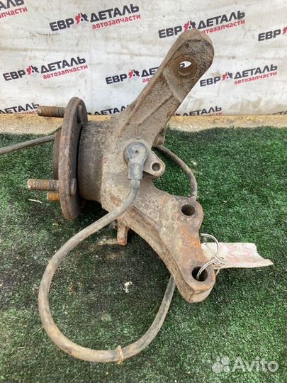 Кулак поворотный передний правый Mitsubishi Lancer