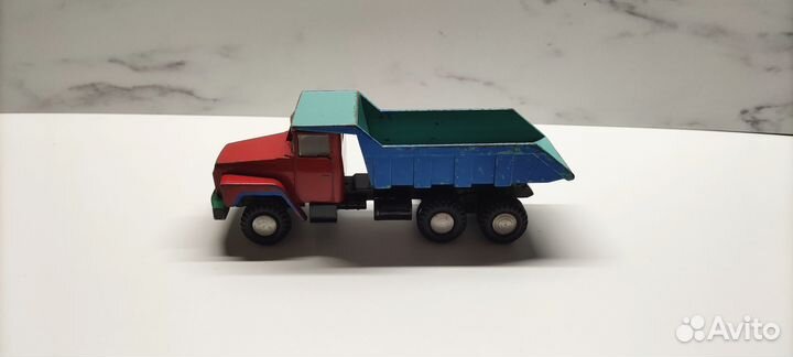 Модель автомобиля краз СССР (1:50)