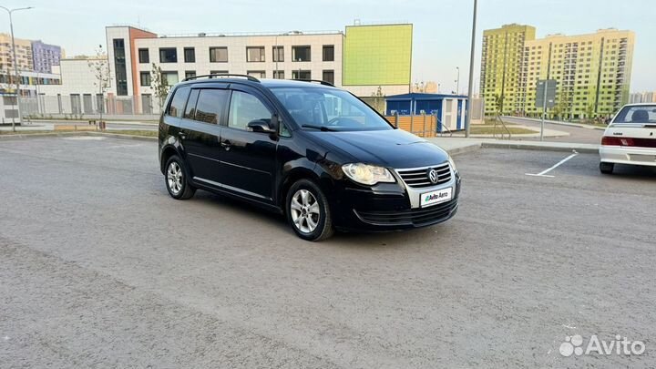 Volkswagen Touran 2.0 AMT, 2008, 231 298 км