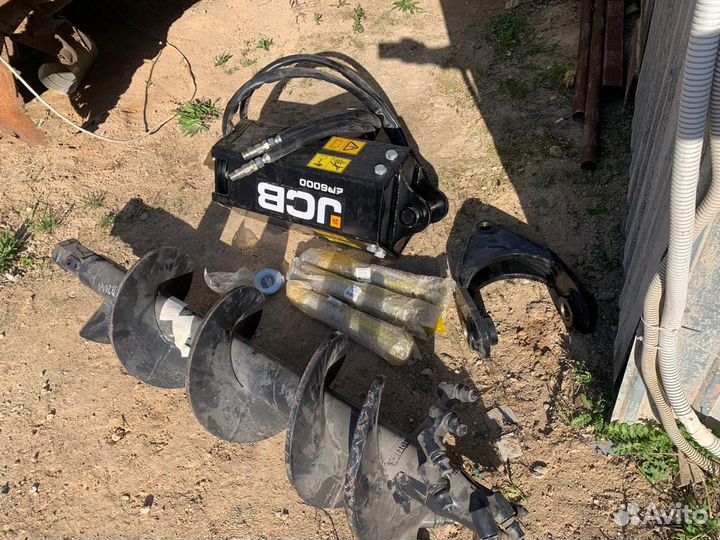 Гидровращатель для JCB 3CX (гидробур)