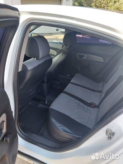 Chevrolet Cruze 1.6 AT, 2011, битый, 256 000 км