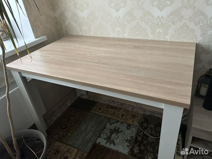 Продам кухонный стол