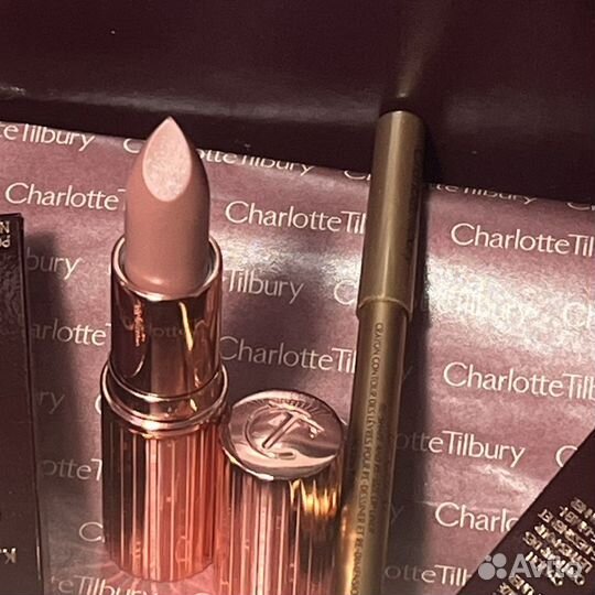 Charlotte Tilbury Icon Baby помада, карандаш