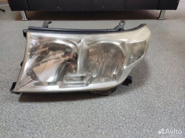 Фара левая Toyota Land Cruiser 200