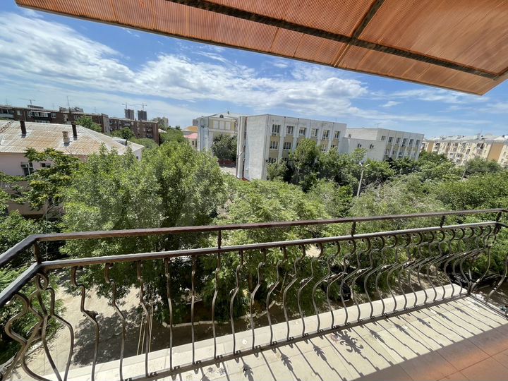 2-к. квартира, 52 м², 4/5 эт.