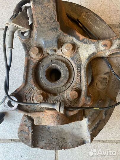 Поворотный кулак передний volvo xc90 2003 г.в
