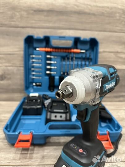 Гайковерт аккумуляторный ударный Makita