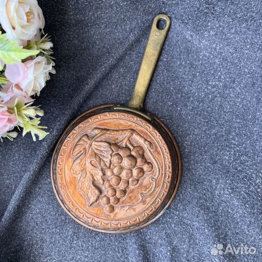 Медные формы и сковородки для интерьера. Винтаж
