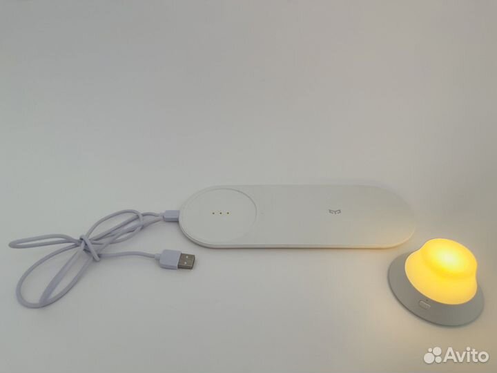 Беспроводная зарядка с ночником Xiaomi Yeelight