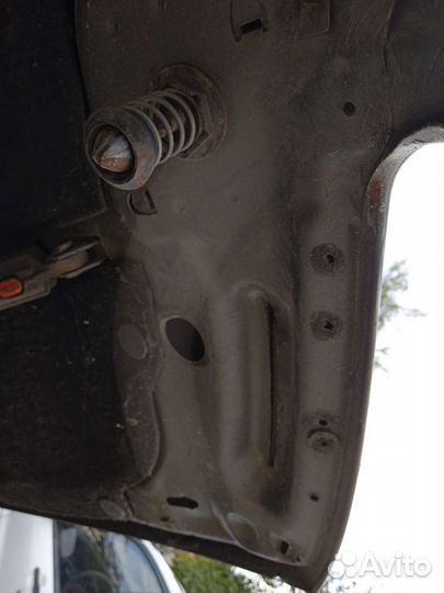 Капот Ауди 100 С4