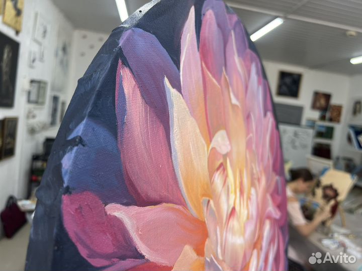 Картина маслом Пион на круглом холсте