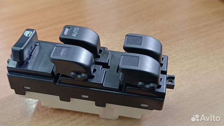 Блок упр. стеклоподъемниками Daihatsu Toyota Cami