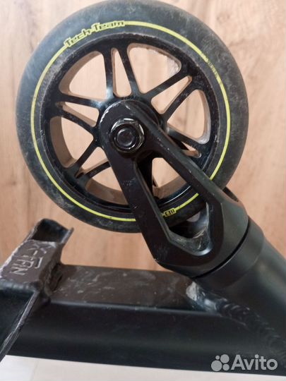 Трюковой самокат