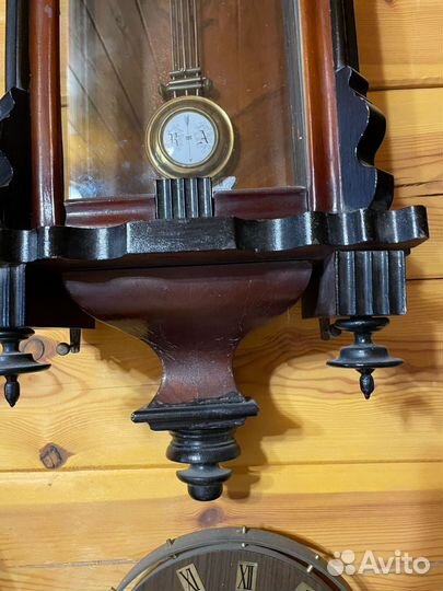 Старинные настенные антикварные часы с боем