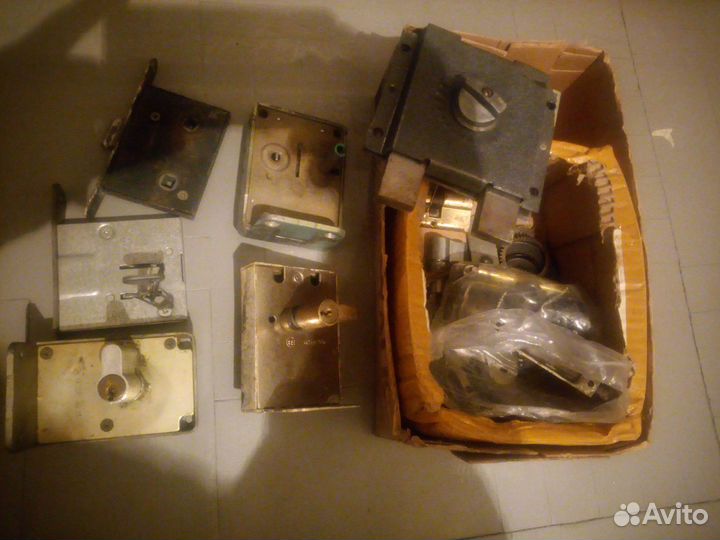 Замок дверной на запчасти