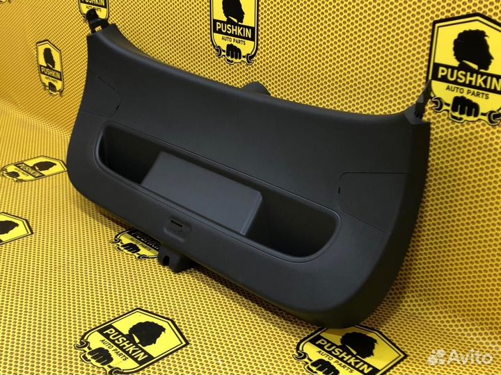 Обшивка крышки багажника панель Hyundai I30 PD