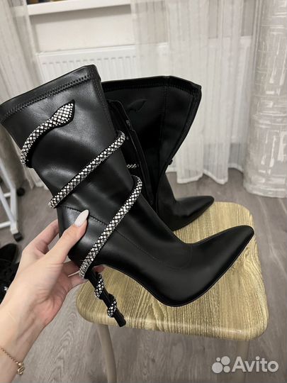 Ботинки женские на каблуке 37 размер
