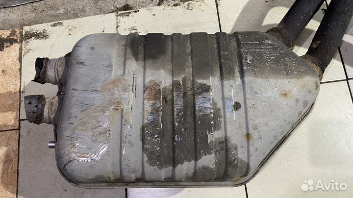 Задняя часть глушителя Mercedes Benz W140 M119.970