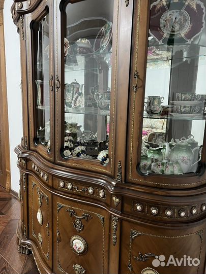 Антикварный буфет