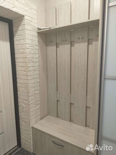 Вешалка в прихожую с обувницей