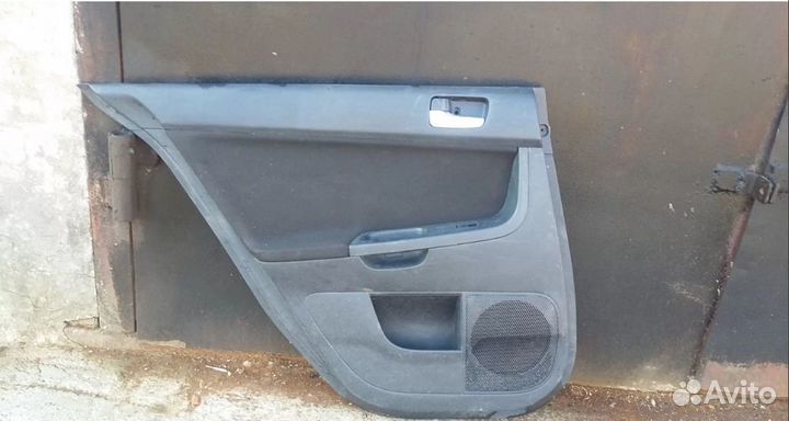Обшивка двери правая Mitsubishi Lancer 10