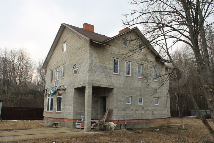 Дом 237 м² на участке 15 сот.