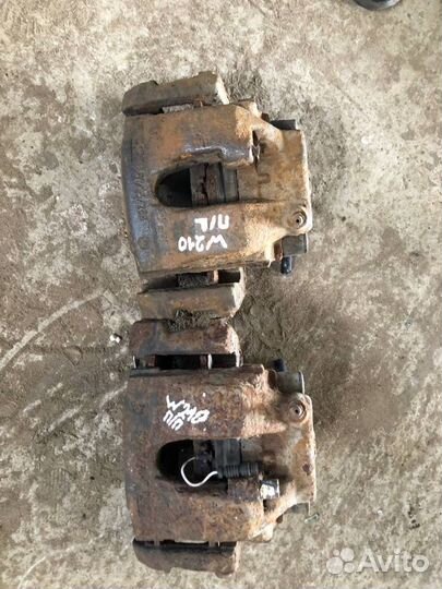 Передний правый суппорт Mercedes W210 рестайлинг