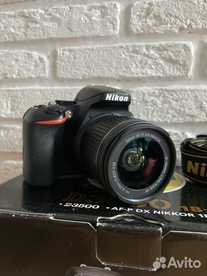 Зеркальный фотоаппарат Nikon D3500 18-55mm VR Kit